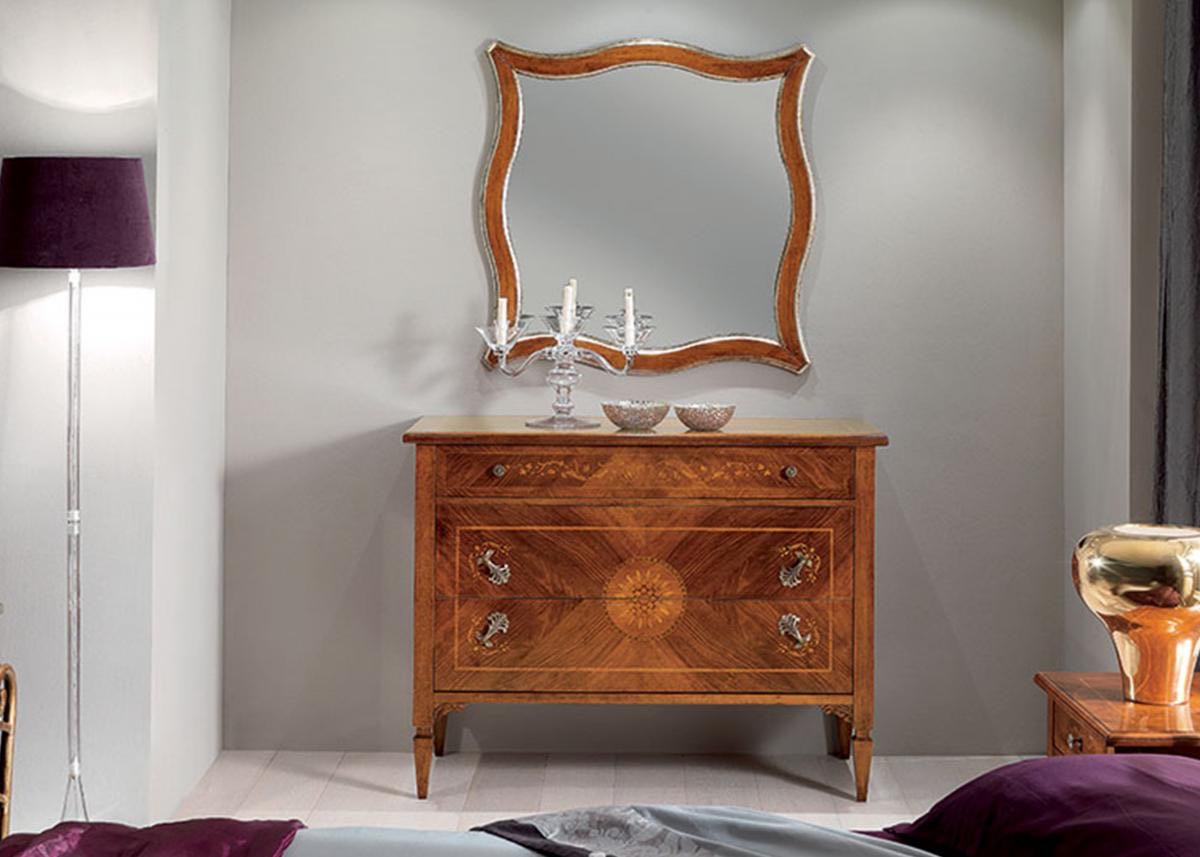 Комод в стиле Маджолини с интарсией в форме розона и внутренними потаенными ящиками от салона мебели Альянс