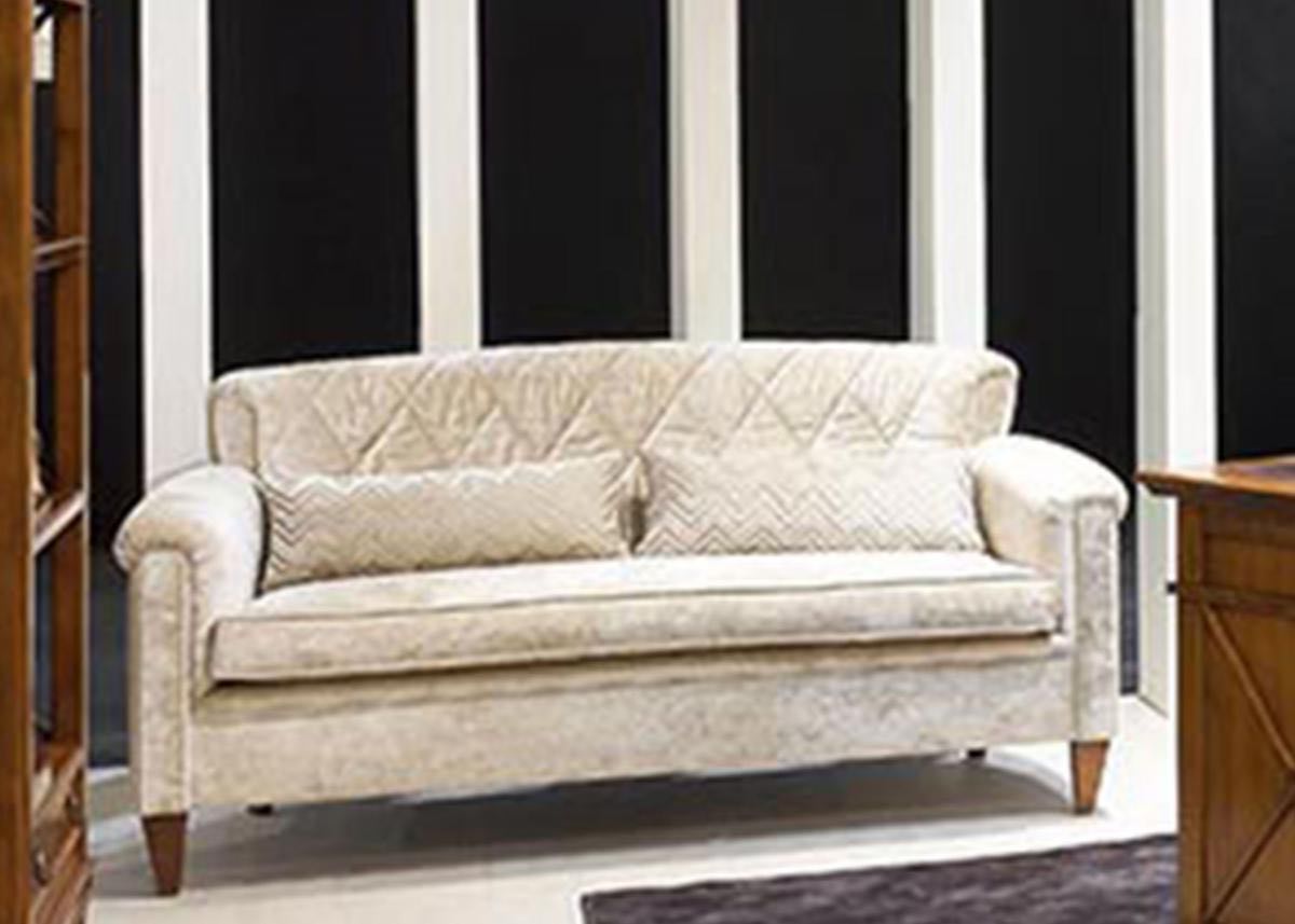 Диван Queen двухместный с двумя прилагаемыми поясничными подушками от салона мебели Альянс