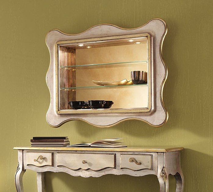 Зеркало фигурное со стеклянными полками и лампами от салона мебели Альянс